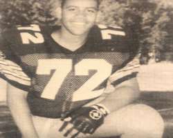 In addition to his talents, the actor was also an In addition to his talents, the actor was also an outstanding Coconino High football player during his college career. But due to injuries, he couldn'